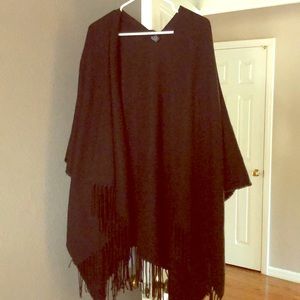 Black fringe poncho ✨ ONE SIZE